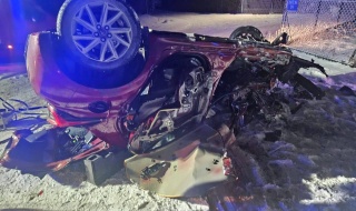 Śmiertelny wypadek na DK 71. Po czołowym zderzeniu osobówki z ciężarówką zmarł 47-latek [Foto]