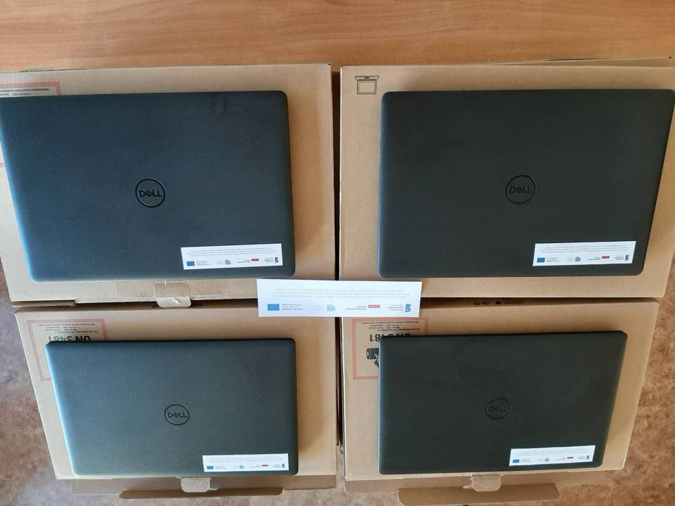 Laptopy dla uczniów Szkoły Podstawowej w Skomlinie