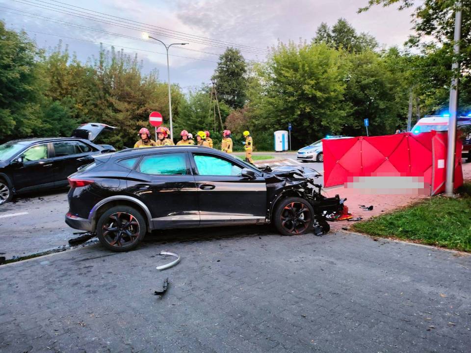 Tragedia w Tomaszowie Mazowieckim: Nie żyją dwie rowerzystki, cztery osoby ranne. Koszmarny wypadek na Mostowej [Foto]