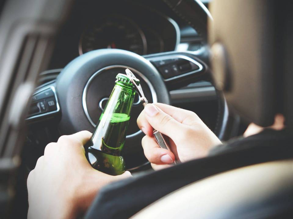 Na drogach ciągle pojawiają się pijany kierowcy. Dwóch miało około 2,5 promila alkoholu!